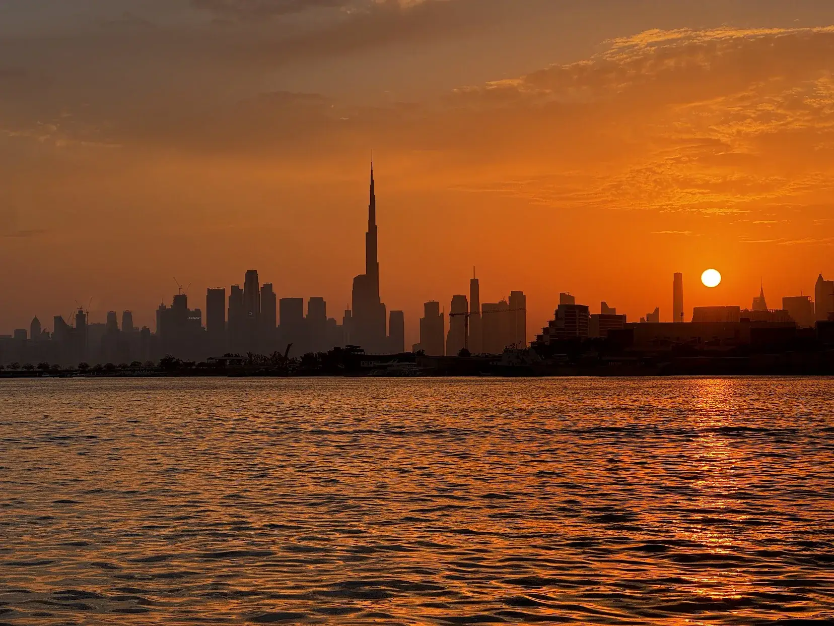 Dubai üzleti központ skyline